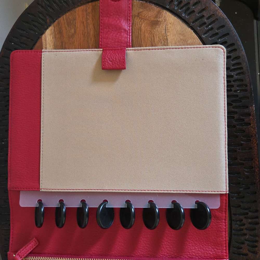Levenger Circa Hamptons Quilted Siftolio - Picture 4 of 4